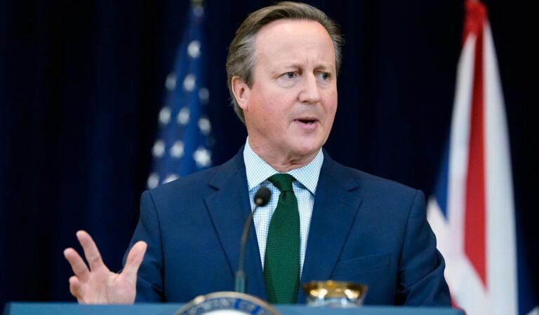 David Cameronin ja Donald Trumpin kohtaaminen Mar-a-Lagossa: Geopolitiikan Uusimmat Käänteet