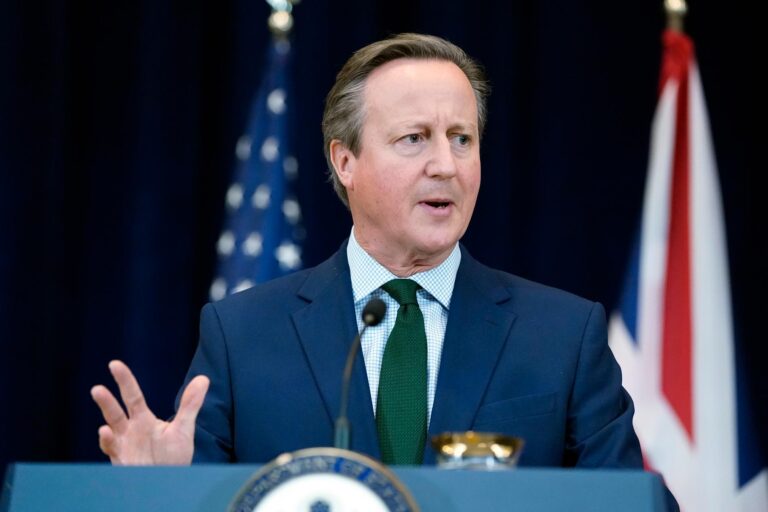 Cameron träffar Trump på Mar-a-Lago: “Standard”